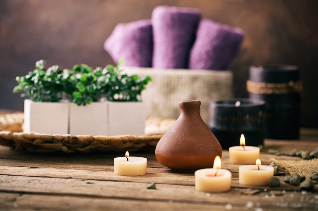 Ambientación relajante con velas y esencias en Mudra Massage Spa Roma Norte